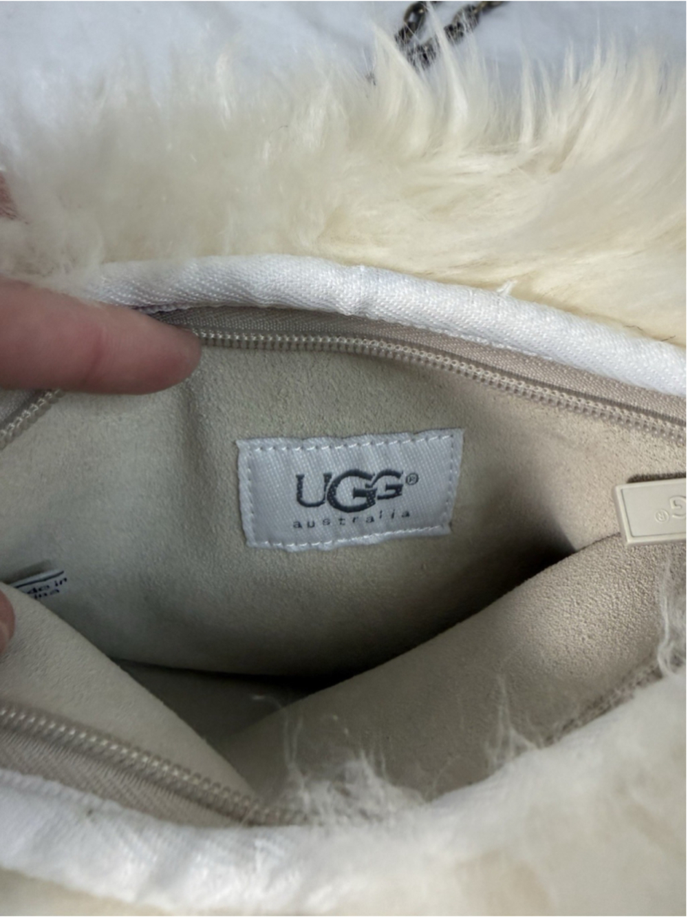 AUSTRALIA FLUFF MOMMA PURSE AND HANDMUFF crossbody shoulder bag - Picture 14 of 14